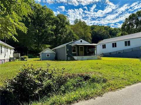 2564 BROWNS CREEK Road, Saint Albans, WV 25177