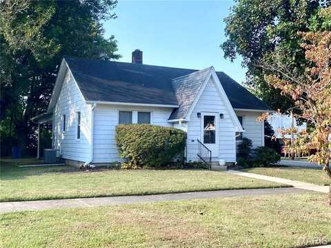 901 E Cypress Street, Charleston, MO 63834
