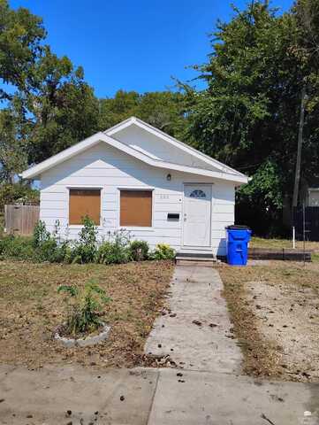 202 West 17th Street, Junction City, KS 66441