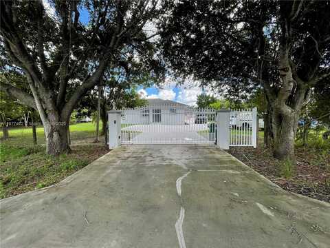22675 SW 182nd Ave, Miami, FL 33170