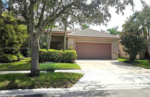 686 Conservation Dr, Weston, FL 33327