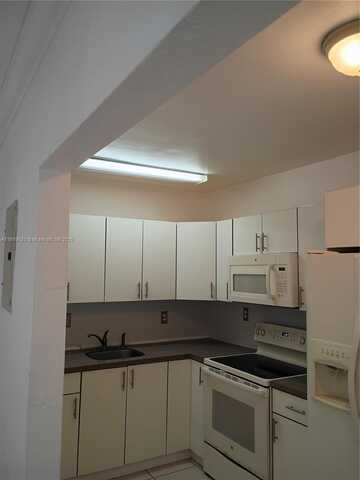 1971 NE 171st St, North Miami Beach, FL 33162
