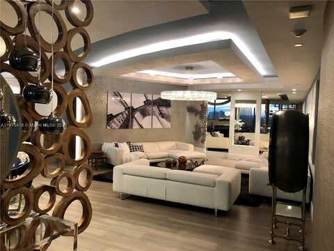 18555 Collins Ave, Sunny Isles Beach, FL 33160