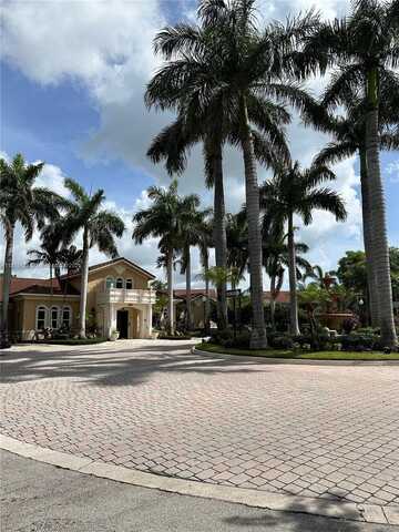 911 Villa Cir, Boynton Beach, FL 33435
