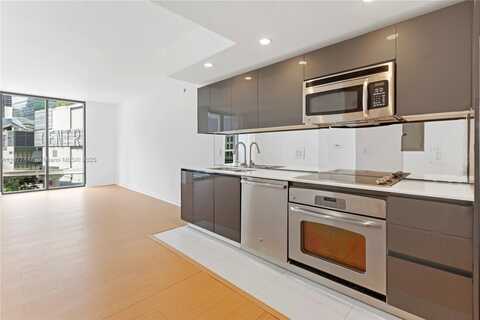 31 SE 6th St, Miami, FL 33131