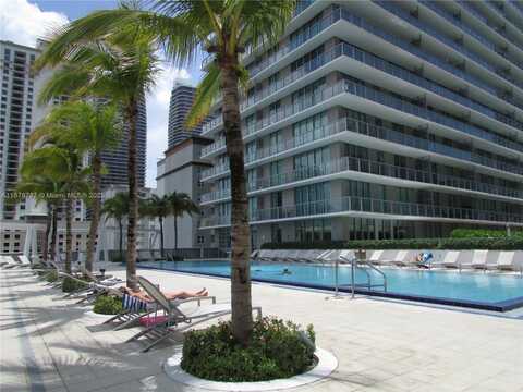 1111 SW 1st Ave, Miami, FL 33130
