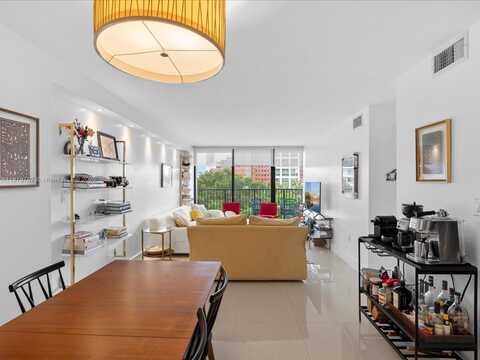 1450 Brickell Bay Dr, Miami, FL 33131
