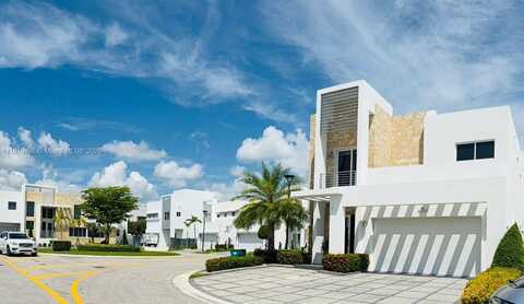 10359 NW 67th Ter, Doral, FL 33178