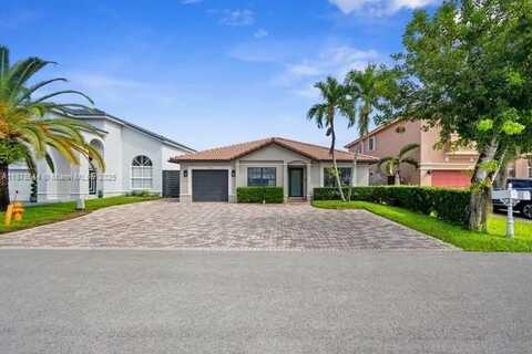 7761 NW 193rd Ter, Hialeah, FL 33015
