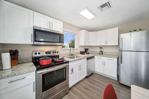 2311 Scott St, Hollywood, FL 33020