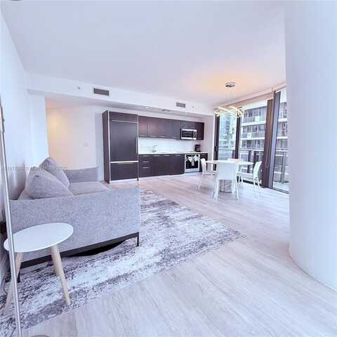 55 SW 9th St, Miami, FL 33130