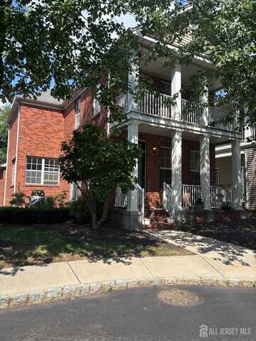 33 Central Square Park, Metuchen, NJ 08840