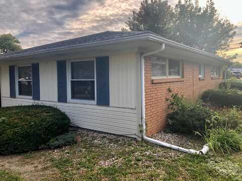 4210 N Oakwood Avenue, Muncie, IN 47304