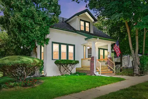 1028 N 70th St, Wauwatosa, WI 53213