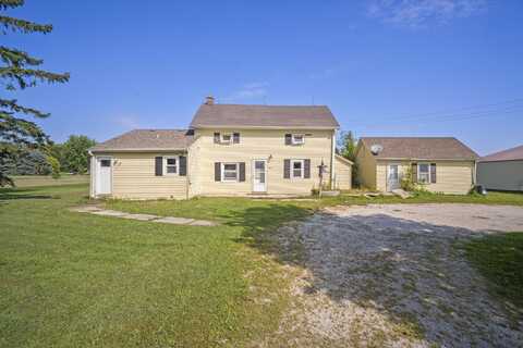 4560 Elmwood Rd, Hubertus, WI 53033