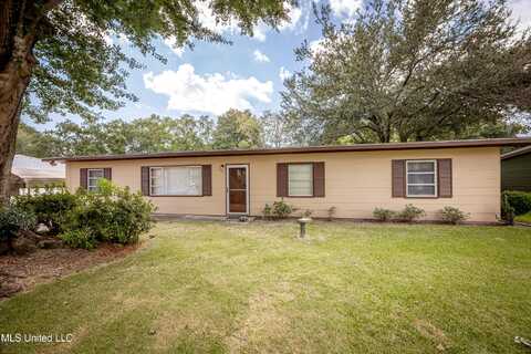 311 Holcomb Boulevard, Ocean Springs, MS 39564