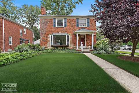 1780 Broadstone, Grosse Pointe Woods, MI 48236