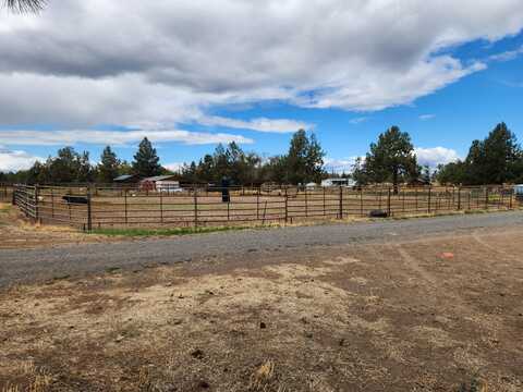 5663 SW Impala Avenue, Redmond, OR 97756