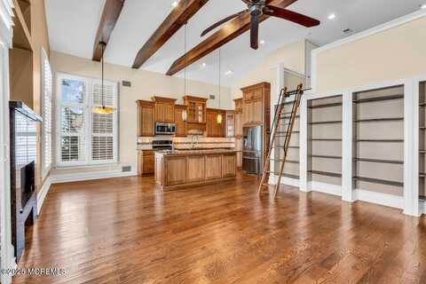 8 Central Avenue, Island Heights, NJ 08732