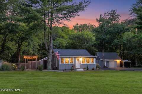1 Schreibers Lane, Freehold, NJ 07728
