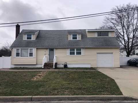 433 New York Avenue, Lindenhurst, NY 11757