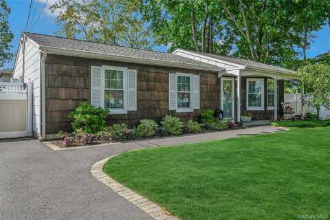 16 Wyant Avenue, Ronkonkoma, NY 11779