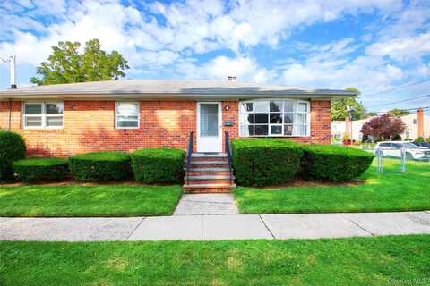 217 Wellington Road S, Garden City South, NY 11530