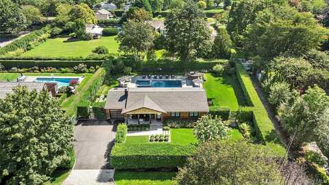 30 Breese Lane, Southampton, NY 11968
