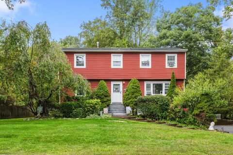 2 Fawn Ridge Court, Harriman, NY 10926