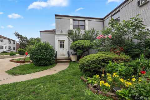 67-09 136 Street, Kew Gardens, NY 11367