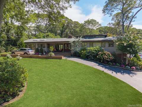 17 Treeview Drive, Melville, NY 11747