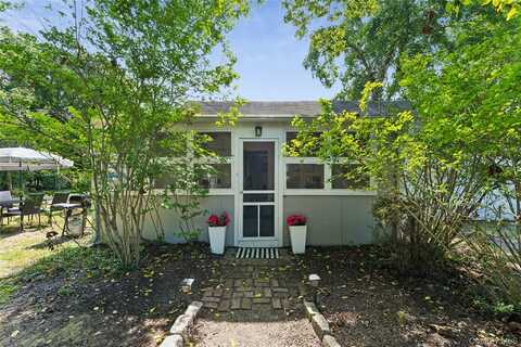 36 Lamb Avenue, Quogue, NY 11959