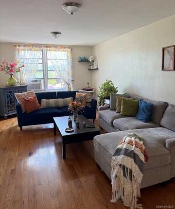 60-11 Broadway, Woodside, NY 11377