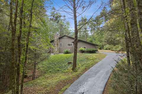 98 Blackstrap Road, Falmouth, ME 04105