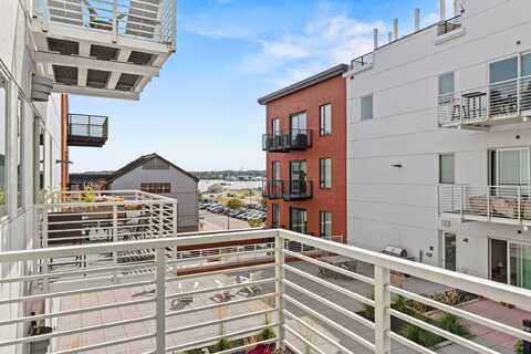 383 Commercial Street, Portland, ME 04101