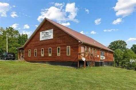 29 Fitness Ln, PETERSTOWN, WV 24963