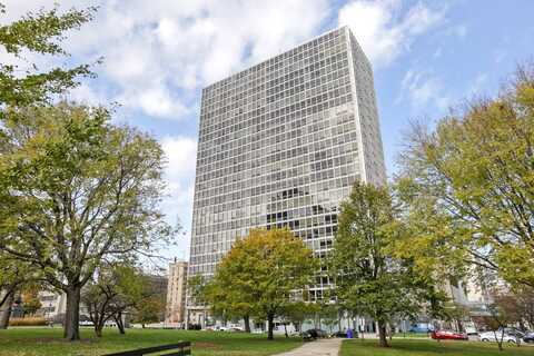 330 W Diversey Parkway, Chicago, IL 60657