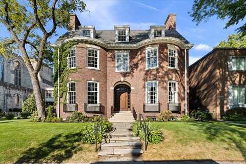 5638 S WOODLAWN Avenue, Chicago, IL 60637