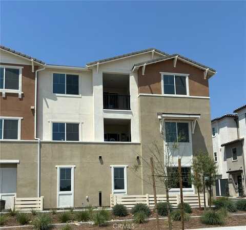 6136 Valentina Way, Eastvale, CA 92880