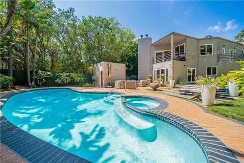 8100 Laurelmont Drive, Los Angeles, CA 90046