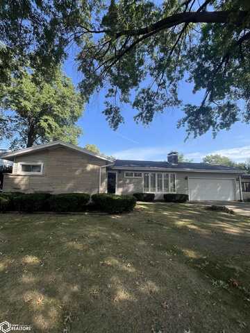 2512 Clearview Drive, Burlington, IA 52601