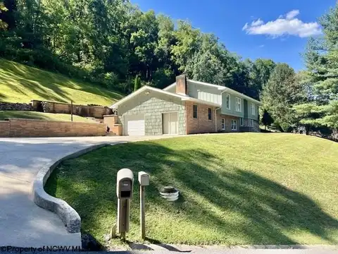 152 Hilltop Drive, Philippi, WV 26416