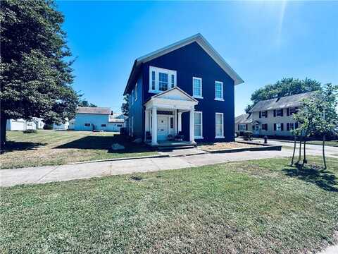 189 S 10th Street, Mcconnelsville, OH 43756