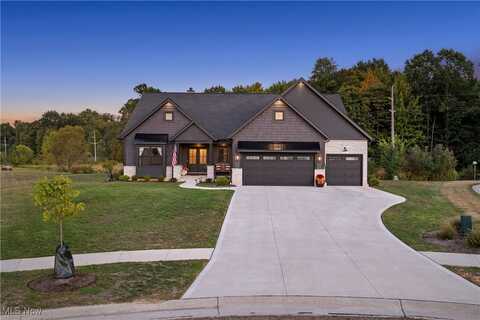 310 Heatherby Lane NE, Hartville, OH 44632