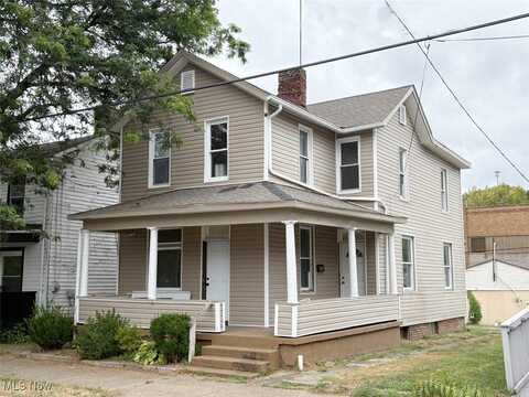 818 2nd Avenue, Beaver Falls, PA 15010