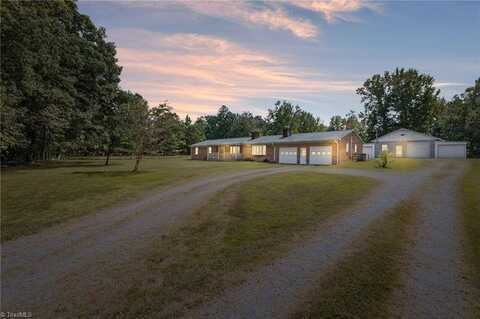 2176 Old Hollow Road, Walkertown, NC 27051