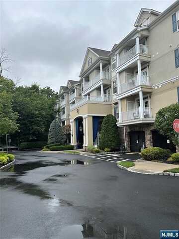 175 Rochelle Avenue 222, Rochelle Park, NJ 07662