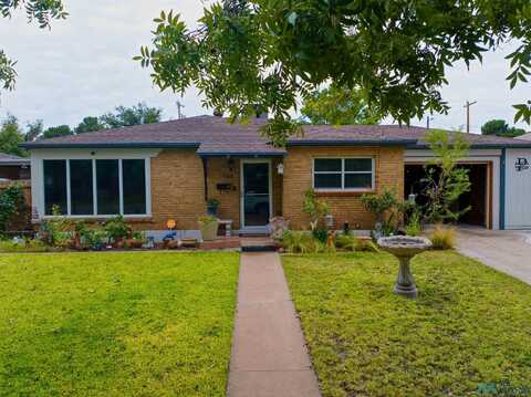 915 N Edwards Street, Carlsbad, NM 88220