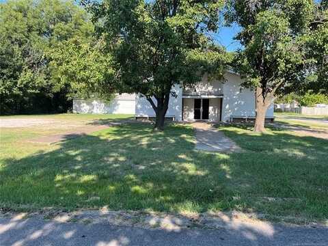 1205 N Griffin Avenue, Okmulgee, OK 74447