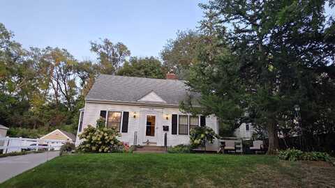 3246 Douglas Street, Sioux City, IA 51104